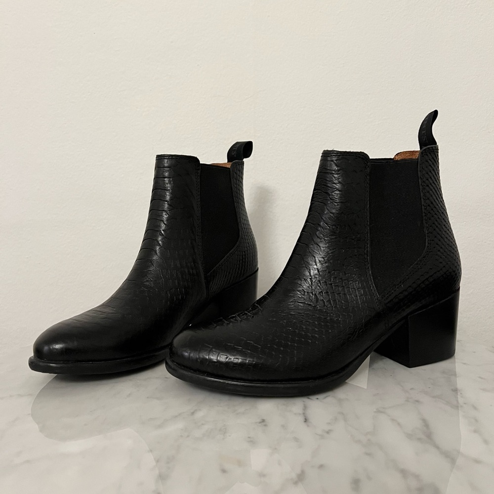 Ten Points Jonna Chelsea Boots - Black, size 6